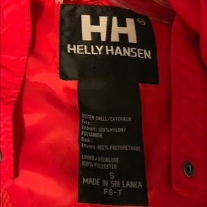 Helly Hansen Jackets & Coats - Helly Hanson raincoat Helly Hansen Jackets & Coats - Helly Hanson raincoat